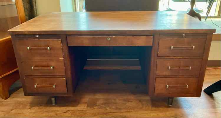 Alma 1960&#39;s Mid Century Modern Walnut Tanker Desk