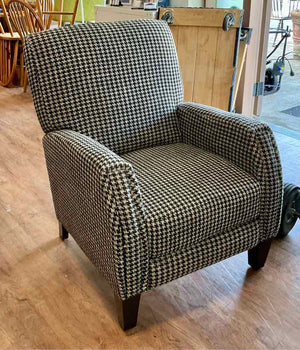 Cozy Houndstooth Push Back Recliner