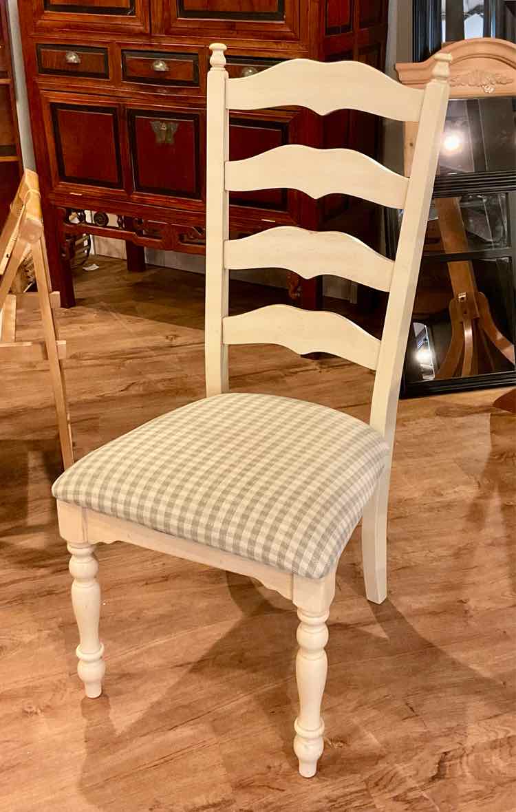 Country Chic Ladder Back Side Chair