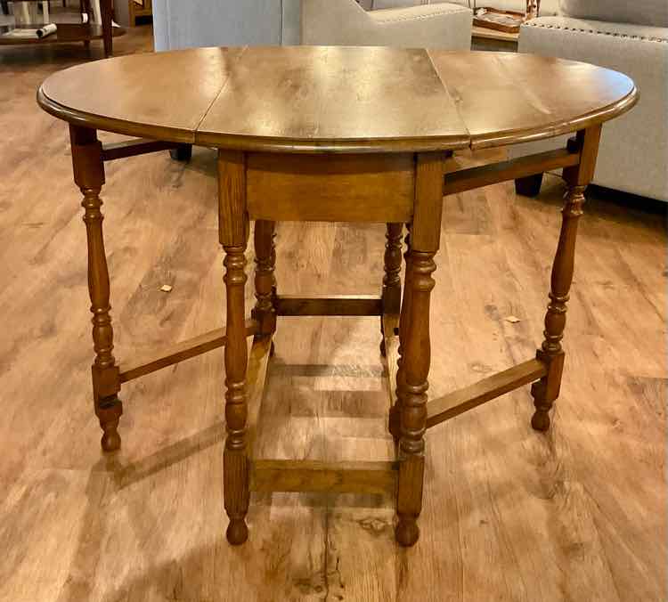 Vintage Drop Leaf Gate Leg Dining Table