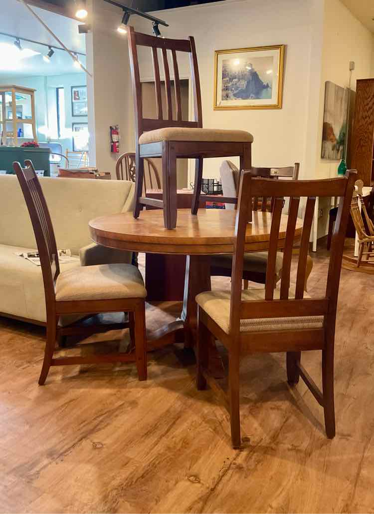 Round Mission Style Table w/ 4 Chairs
