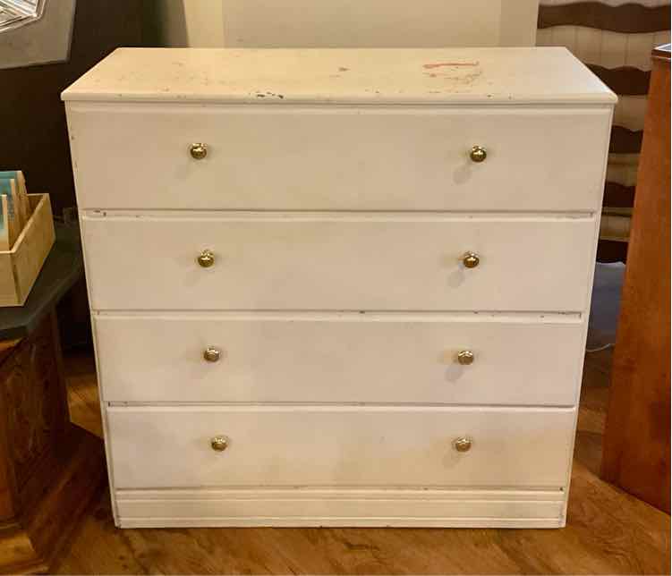 Vintage Chippy 4 Drawer Wood Dresser