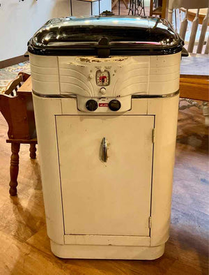 1947 Fully Functional Nesco Electric Roaster w/ Rolling Cabinet & Accessories
