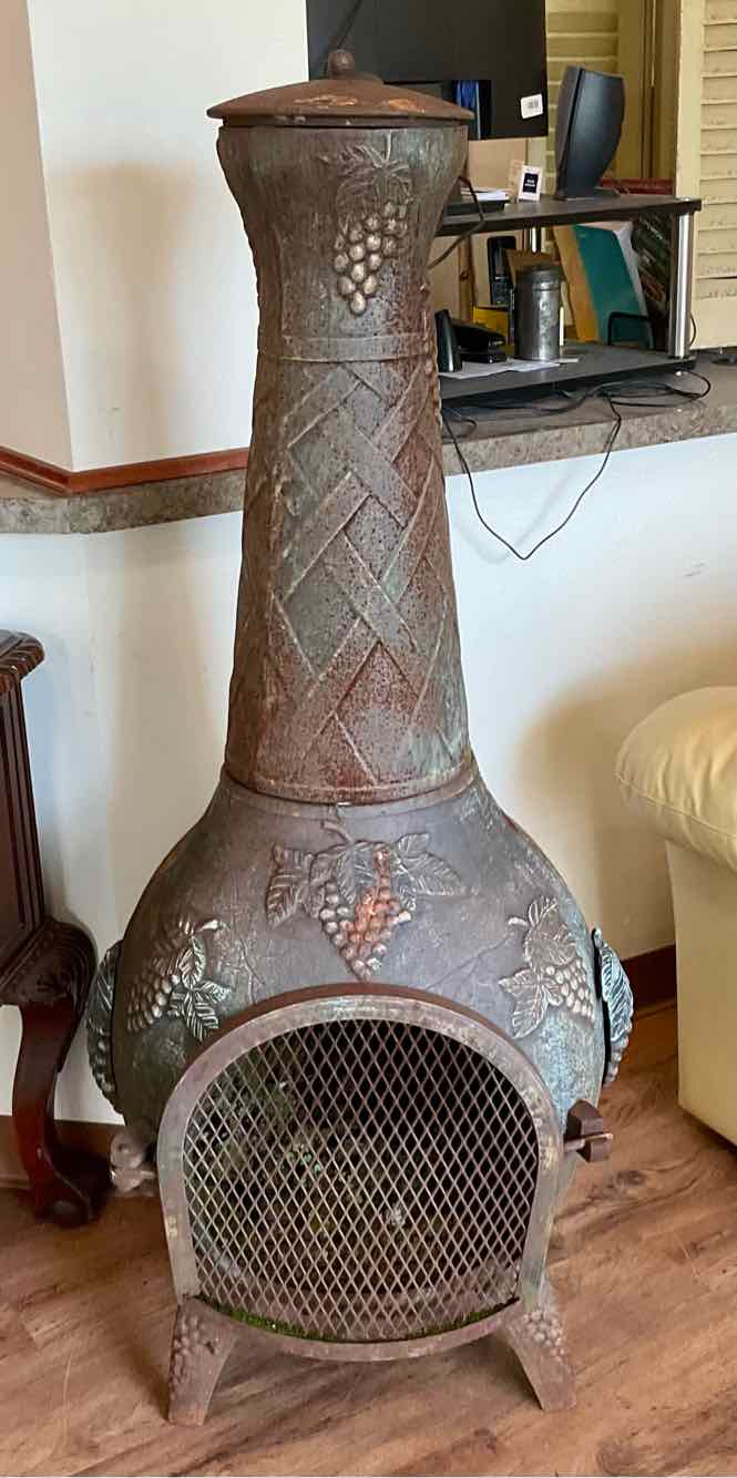 Cast Iron Blue Rooster Grape Chimenea
