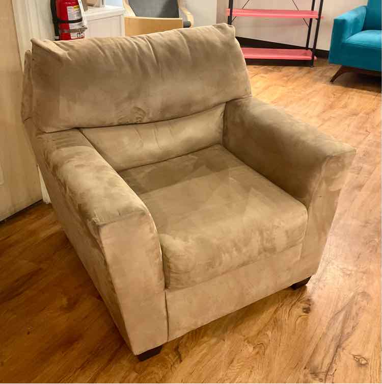 Zane Straw Microfiber Lounge Chair