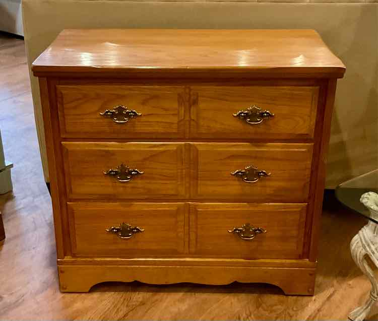 3 Drawer Petite Oak Dresser
