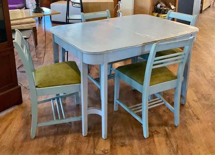 5 PC Well-Loved Chippy Vintage Dining Set w/ 2 Leaves