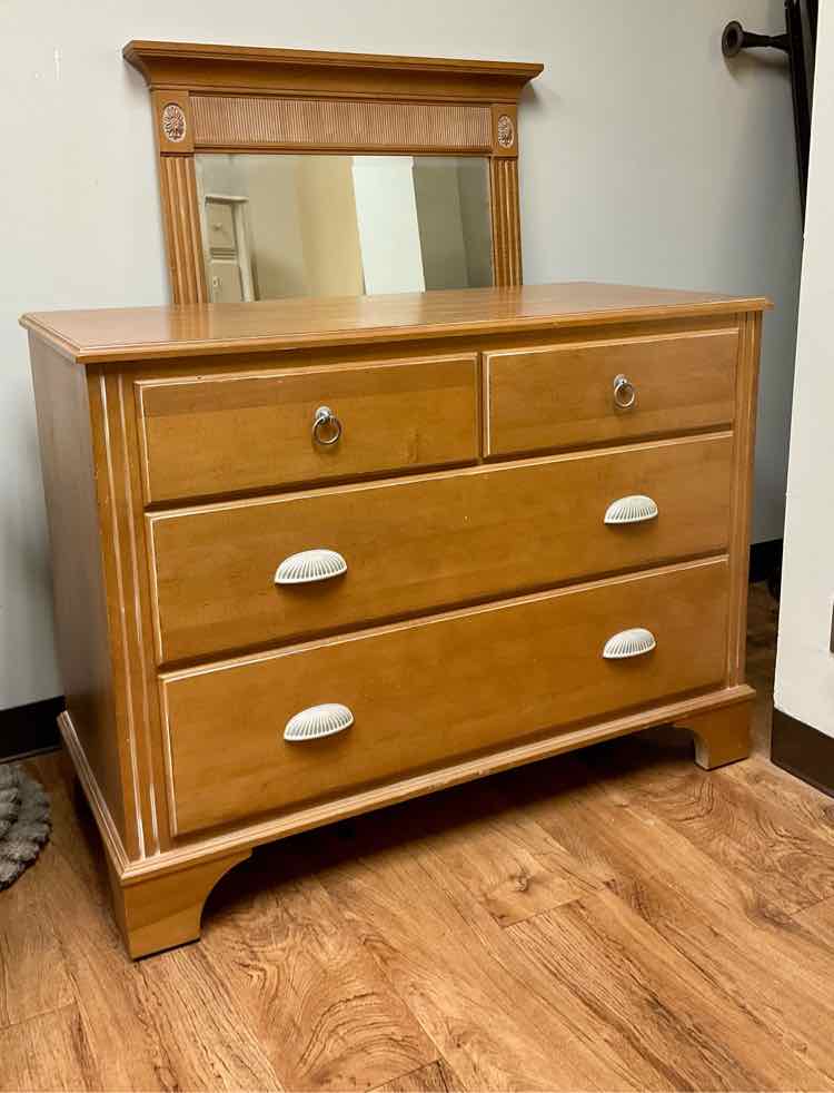 Ethan Allen Cottage 4 Drawer Coastal Dresser w/ Mirror