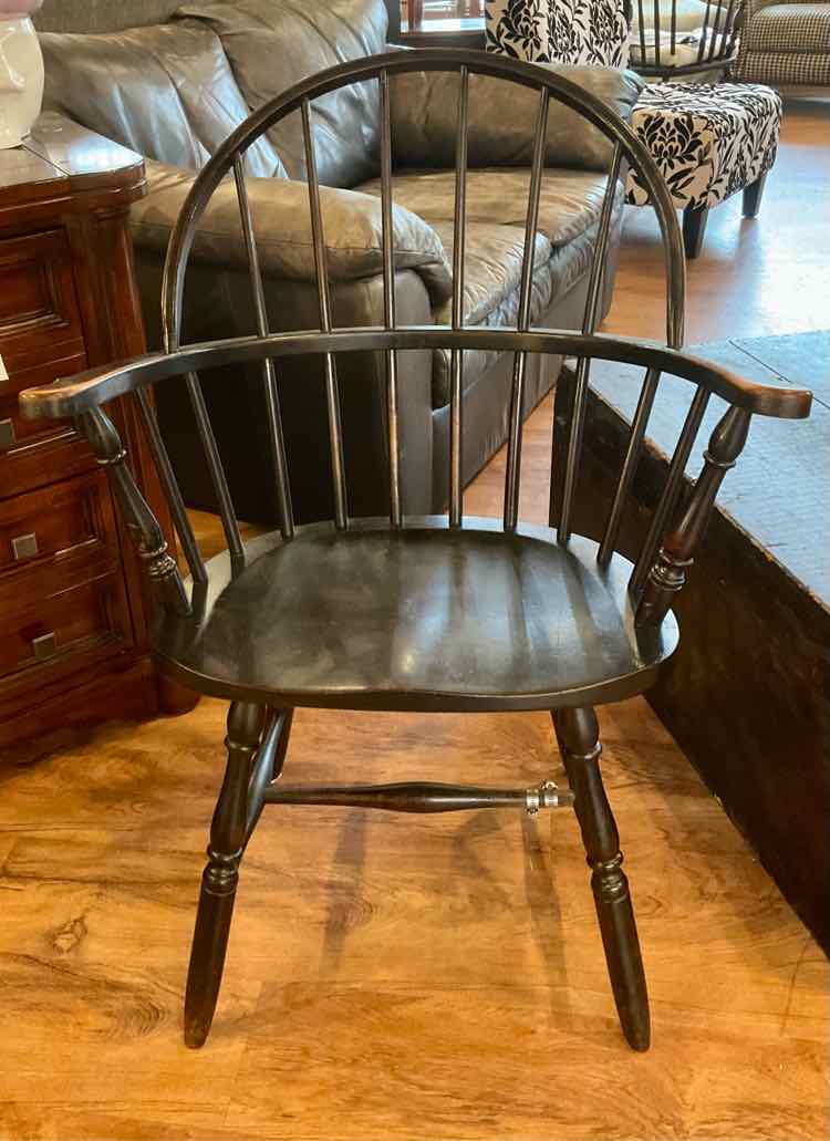 Vintage Colonial Windsor Chair