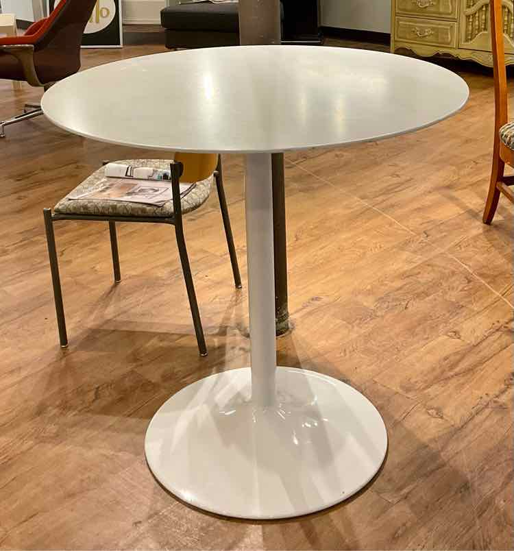 Mod Pub Height Tulip Table