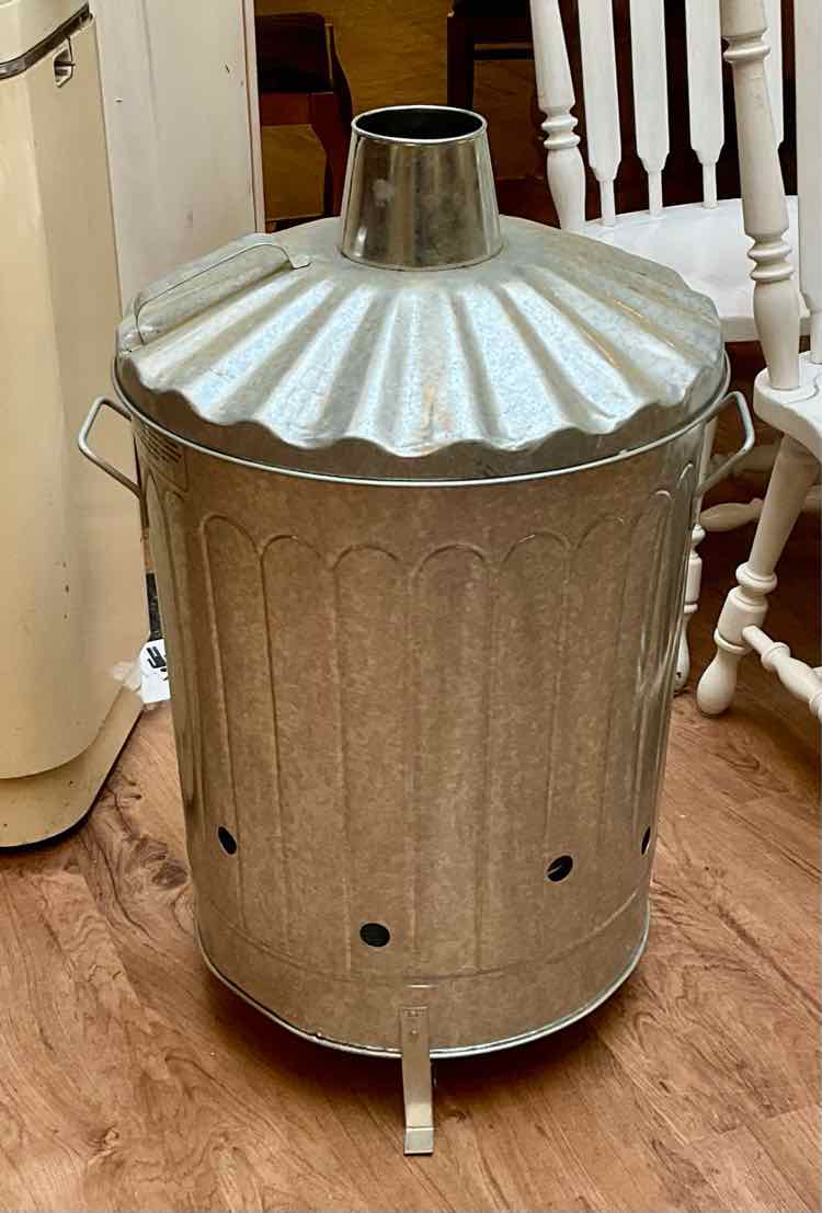 Galvanized Metal Garden Incinerator