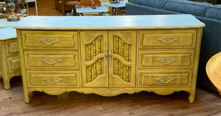 Vintage Dixie Cabaret 9 Drawer Triple French Provincial Dresser