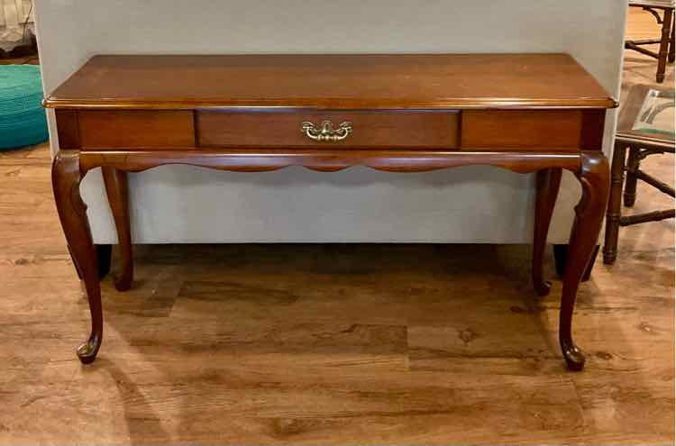 1 Drawer Queen Anne Sofa Table by Bombay