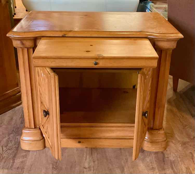 Pine Side Cabinet w/ Pull-Out Table