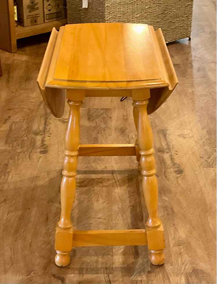 Vintage American Maple Drop Leaf Table